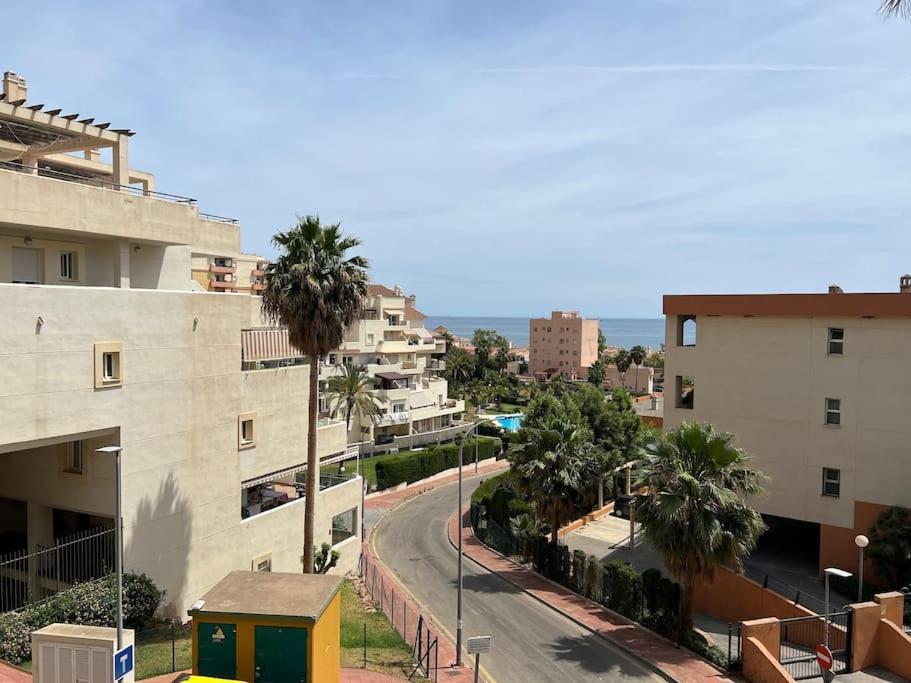 Benalmadena Costa Malaga Apartamento Muy Acogedor Con Vistas Al Mar Terraza Gigante Para Verano E Invierno Parking Dış mekan fotoğraf